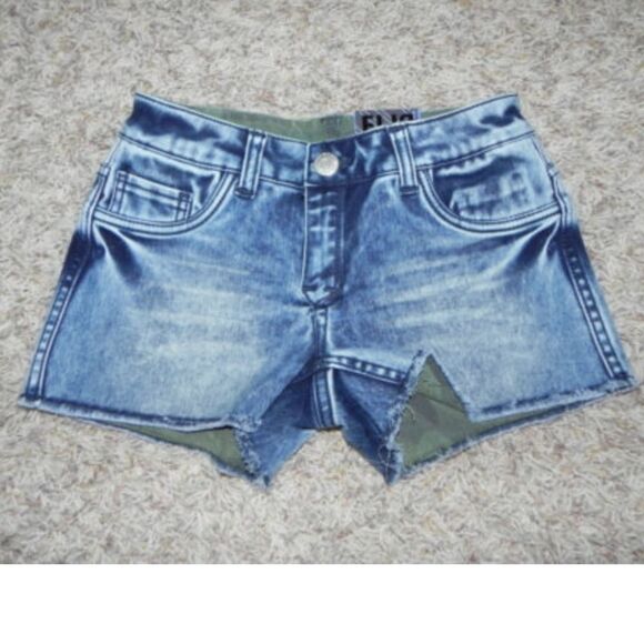 Flip Side Jean Shorts Size 1 Camo Reversible NWT - Picture 3 of 4